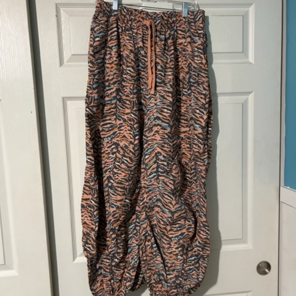 NWOT FP Movement Zephyr Pants - Size L